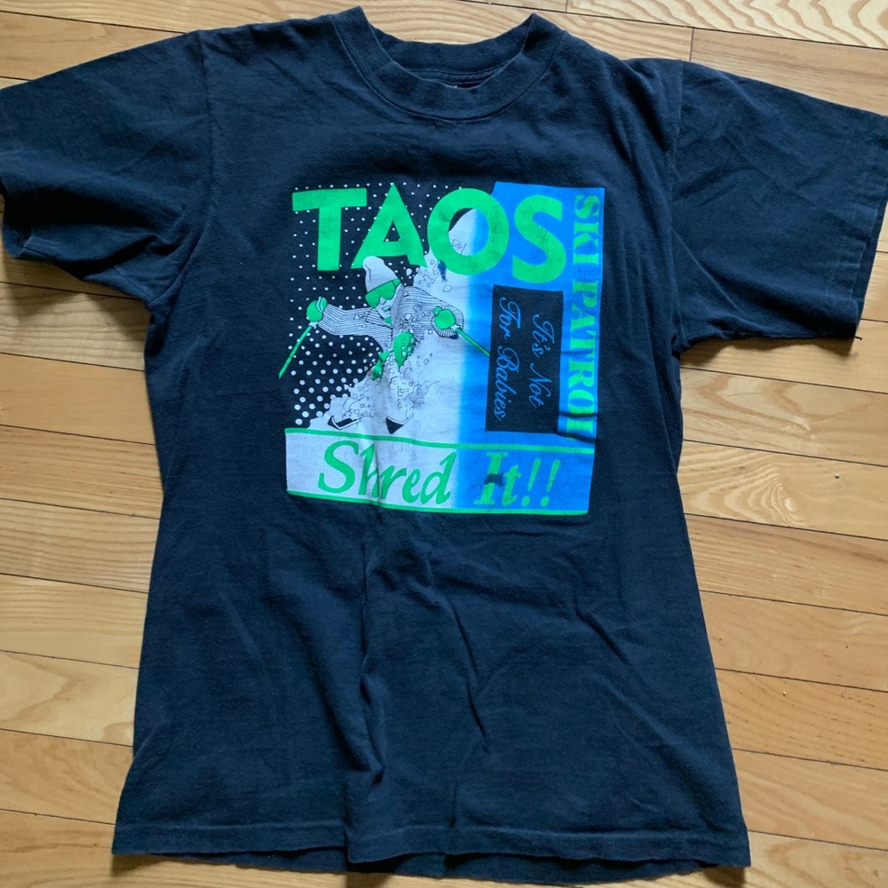 Vintage 90s Taos Ski Patrol T-shirt M Single Stitch Nature Wear Neon